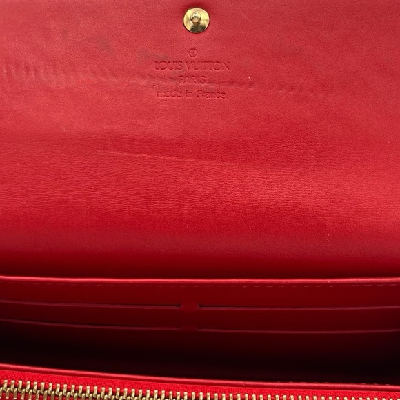 Pre-loved Louis Vuitton Red Vernis Sarah Wallet - Picture 7 of 13